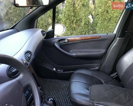 Серый Мерседес А класс, объемом двигателя 1.7 л и пробегом 305 тыс. км за 4400 $, фото 3 на Automoto.ua