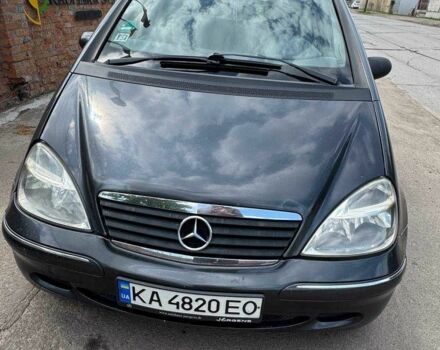 Серый Мерседес А класс, объемом двигателя 1.7 л и пробегом 320 тыс. км за 2000 $, фото 1 на Automoto.ua