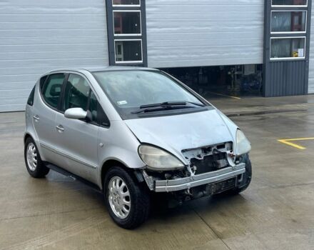 Серый Мерседес А класс, объемом двигателя 1.7 л и пробегом 125 тыс. км за 950 $, фото 1 на Automoto.ua