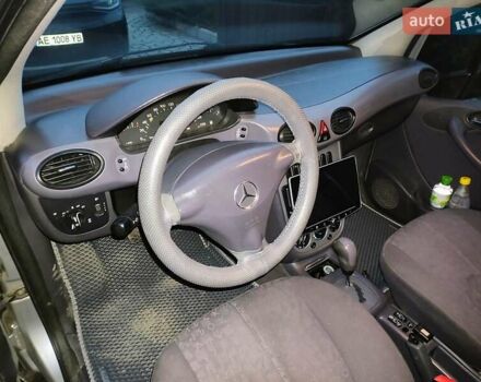 Серый Мерседес А класс, объемом двигателя 1.4 л и пробегом 220 тыс. км за 3800 $, фото 5 на Automoto.ua