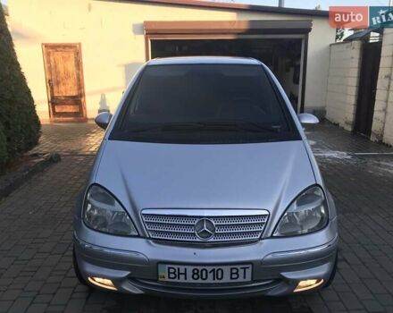Серый Мерседес А класс, объемом двигателя 1.7 л и пробегом 305 тыс. км за 4400 $, фото 1 на Automoto.ua