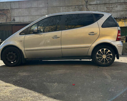 Серый Мерседес А класс, объемом двигателя 1.4 л и пробегом 220 тыс. км за 3700 $, фото 2 на Automoto.ua