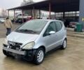 Серый Мерседес А класс, объемом двигателя 1.7 л и пробегом 125 тыс. км за 950 $, фото 1 на Automoto.ua