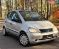 Серый Мерседес А класс, объемом двигателя 1.6 л и пробегом 150 тыс. км за 4350 $, фото 1 на Automoto.ua