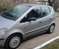 Сірий Мерседес А клас, об'ємом двигуна 1.7 л та пробігом 350 тис. км за 3400 $, фото 1 на Automoto.ua