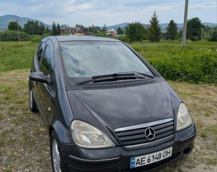 Серый Мерседес А класс, объемом двигателя 1.7 л и пробегом 320 тыс. км за 3500 $, фото 2 на Automoto.ua