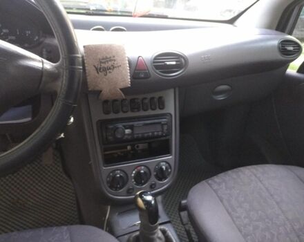 Мерседес А клас 2001 у Дніпро (Дніпропетровську) на Automoto.ua Сірий Мерседес А клас, об'ємом двигуна 1.4 л та пробігом 215 тис. км за 2900 $, фото 4 на Automoto.ua