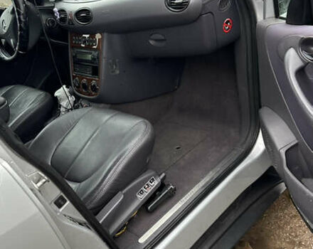 Серый Мерседес А класс, объемом двигателя 1.9 л и пробегом 245 тыс. км за 5200 $, фото 5 на Automoto.ua