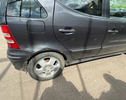 Серый Мерседес А класс, объемом двигателя 1.7 л и пробегом 320 тыс. км за 2000 $, фото 5 на Automoto.ua