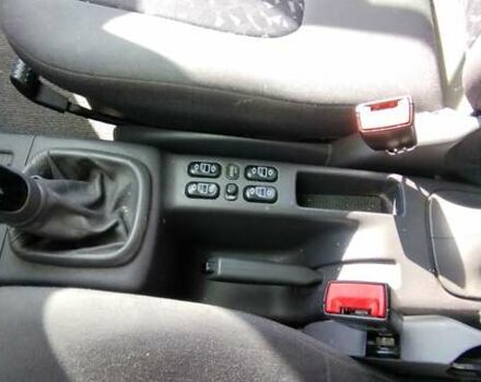 Серый Мерседес А класс, объемом двигателя 1.6 л и пробегом 233 тыс. км за 3300 $, фото 21 на Automoto.ua