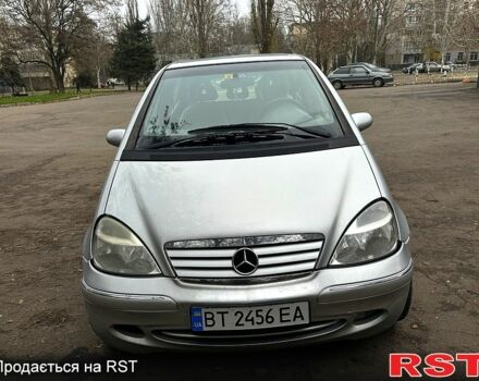 Серый Мерседес А класс, объемом двигателя 1.9 л и пробегом 273 тыс. км за 3800 $, фото 3 на Automoto.ua