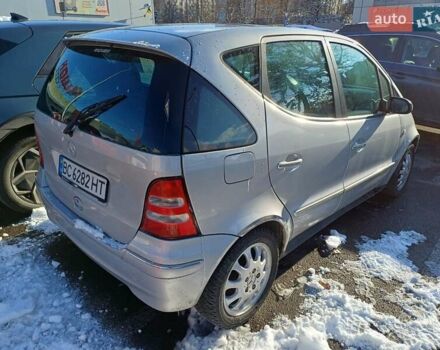 Серый Мерседес А класс, объемом двигателя 1.6 л и пробегом 170 тыс. км за 4000 $, фото 3 на Automoto.ua