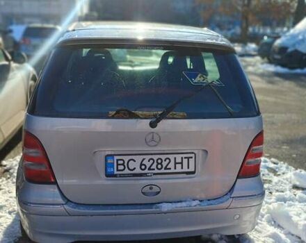 Серый Мерседес А класс, объемом двигателя 1.6 л и пробегом 170 тыс. км за 4000 $, фото 1 на Automoto.ua