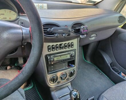 Серый Мерседес А класс, объемом двигателя 1.7 л и пробегом 300 тыс. км за 3200 $, фото 5 на Automoto.ua