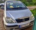 Серый Мерседес А класс, объемом двигателя 1.7 л и пробегом 200 тыс. км за 2500 $, фото 1 на Automoto.ua