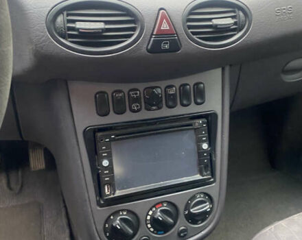 Сірий Мерседес А клас, об'ємом двигуна 1.7 л та пробігом 259 тис. км за 3800 $, фото 24 на Automoto.ua