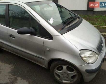 Серый Мерседес А класс, объемом двигателя 1.7 л и пробегом 220 тыс. км за 1600 $, фото 3 на Automoto.ua