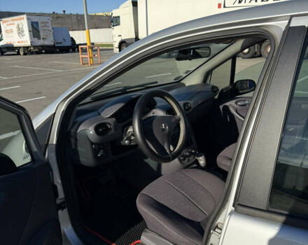 Серый Мерседес А класс, объемом двигателя 1.6 л и пробегом 297 тыс. км за 3000 $, фото 8 на Automoto.ua