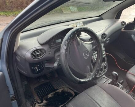 Серый Мерседес А класс, объемом двигателя 1.7 л и пробегом 288 тыс. км за 2300 $, фото 7 на Automoto.ua