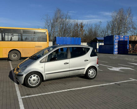 Серый Мерседес А класс, объемом двигателя 1.6 л и пробегом 297 тыс. км за 3000 $, фото 1 на Automoto.ua