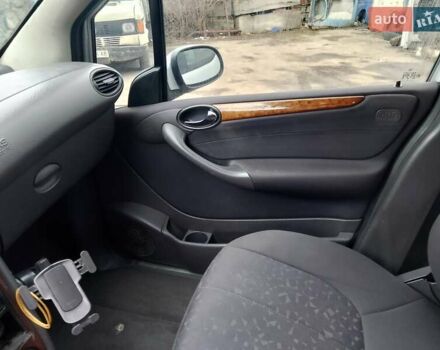 Серый Мерседес А класс, объемом двигателя 1.7 л и пробегом 285 тыс. км за 4500 $, фото 25 на Automoto.ua