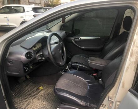 Серый Мерседес А класс, объемом двигателя 1.9 л и пробегом 296 тыс. км за 3700 $, фото 6 на Automoto.ua