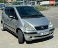 Серый Мерседес А класс, объемом двигателя 1.4 л и пробегом 245 тыс. км за 4500 $, фото 2 на Automoto.ua