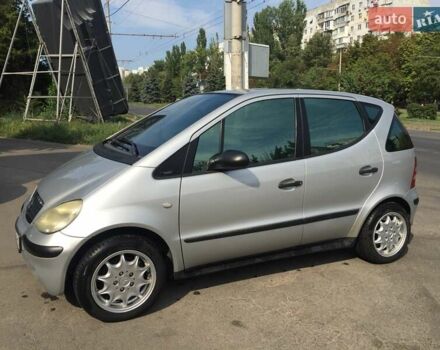 Серый Мерседес А класс, объемом двигателя 1.4 л и пробегом 220 тыс. км за 3000 $, фото 1 на Automoto.ua