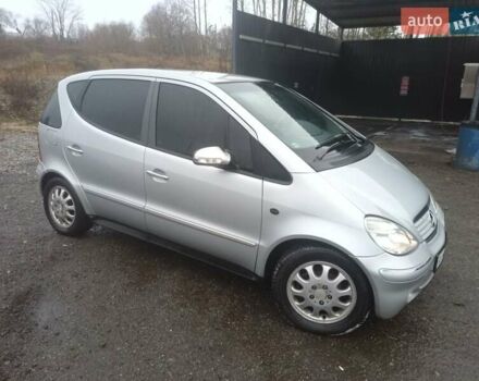 Серый Мерседес А класс, объемом двигателя 1.6 л и пробегом 200 тыс. км за 4500 $, фото 4 на Automoto.ua