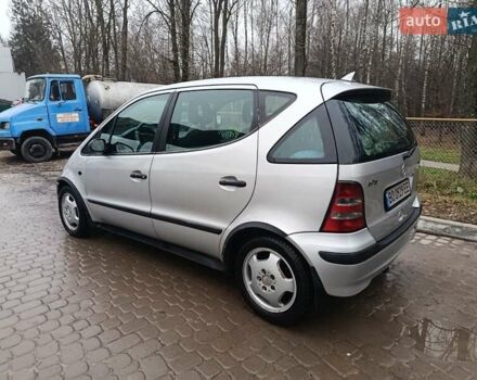 Серый Мерседес А класс, объемом двигателя 1.69 л и пробегом 180 тыс. км за 3500 $, фото 6 на Automoto.ua