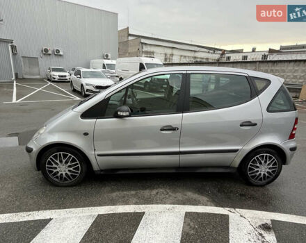 Серый Мерседес А класс, объемом двигателя 1.69 л и пробегом 163 тыс. км за 4200 $, фото 2 на Automoto.ua