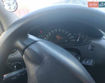 Серый Мерседес А класс, объемом двигателя 1.7 л и пробегом 241 тыс. км за 5000 $, фото 5 на Automoto.ua