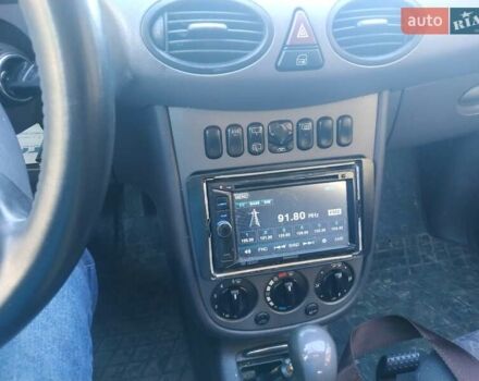 Серый Мерседес А класс, объемом двигателя 1.7 л и пробегом 241 тыс. км за 5000 $, фото 4 на Automoto.ua