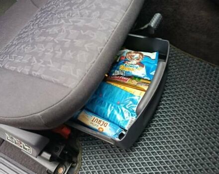 Серый Мерседес А класс, объемом двигателя 1.69 л и пробегом 180 тыс. км за 3500 $, фото 32 на Automoto.ua