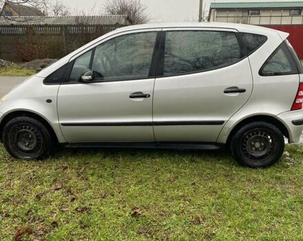 Серый Мерседес А класс, объемом двигателя 1.6 л и пробегом 219 тыс. км за 5800 $, фото 1 на Automoto.ua