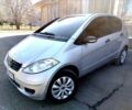 Сірий Мерседес А клас, об'ємом двигуна 2 л та пробігом 262 тис. км за 3999 $, фото 1 на Automoto.ua