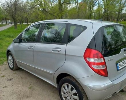 Серый Мерседес А класс, объемом двигателя 2 л и пробегом 151 тыс. км за 5900 $, фото 4 на Automoto.ua