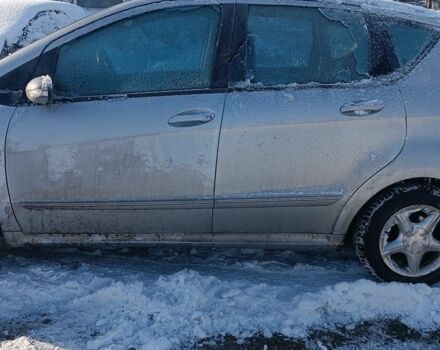 Серый Мерседес А класс, объемом двигателя 2 л и пробегом 299 тыс. км за 5000 $, фото 1 на Automoto.ua