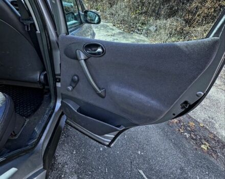 Сірий Мерседес А клас, об'ємом двигуна 1.7 л та пробігом 190 тис. км за 1800 $, фото 9 на Automoto.ua