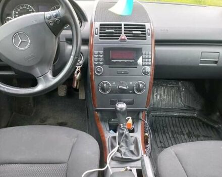 Серый Мерседес А класс, объемом двигателя 2 л и пробегом 151 тыс. км за 5900 $, фото 6 на Automoto.ua