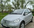 Серый Мерседес А класс, объемом двигателя 2 л и пробегом 151 тыс. км за 5900 $, фото 1 на Automoto.ua
