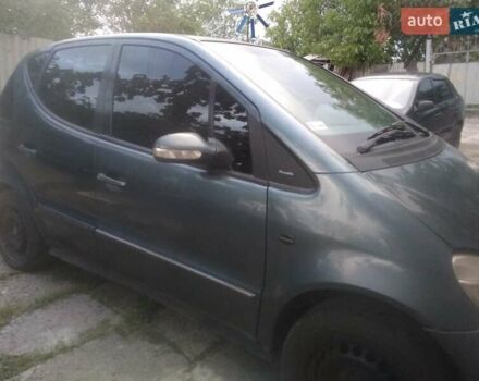 Мерседес А класс 2004 в Николаеве на Automoto.ua Серый Мерседес А класс, объемом двигателя 1.9 л и пробегом 250 тыс. км за 2800 $, фото 1 на Automoto.ua