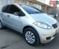 Сірий Мерседес А клас, об'ємом двигуна 2 л та пробігом 240 тис. км за 4300 $, фото 4 на Automoto.ua