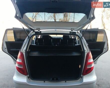 Сірий Мерседес А клас, об'ємом двигуна 2 л та пробігом 240 тис. км за 4300 $, фото 13 на Automoto.ua