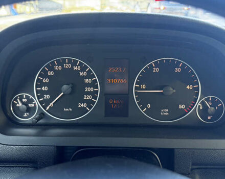 Серый Мерседес А класс, объемом двигателя 1.99 л и пробегом 310 тыс. км за 2800 $, фото 3 на Automoto.ua