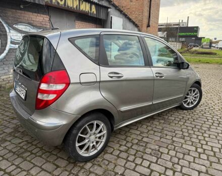 Сірий Мерседес А клас, об'ємом двигуна 2 л та пробігом 230 тис. км за 5200 $, фото 4 на Automoto.ua