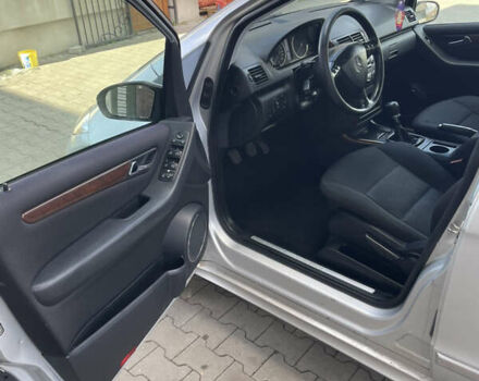 Серый Мерседес А класс, объемом двигателя 1.99 л и пробегом 278 тыс. км за 4900 $, фото 7 на Automoto.ua