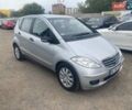Сірий Мерседес А клас, об'ємом двигуна 2 л та пробігом 330 тис. км за 5500 $, фото 2 на Automoto.ua