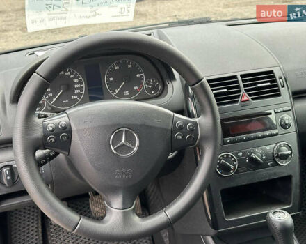 Мерседес А класс 2005 в Черкассах на Automoto.ua Серый Мерседес А класс, объемом двигателя 2 л и пробегом 214 тыс. км за 5800 $, фото 15 на Automoto.ua
