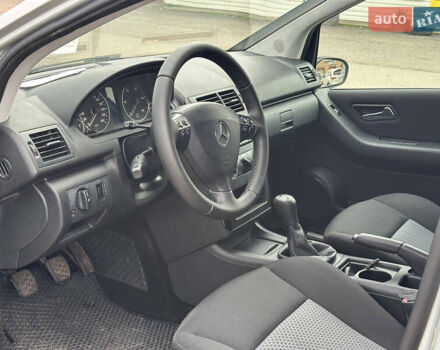 Мерседес А класс 2005 в Черкассах на Automoto.ua Серый Мерседес А класс, объемом двигателя 2 л и пробегом 214 тыс. км за 5800 $, фото 12 на Automoto.ua